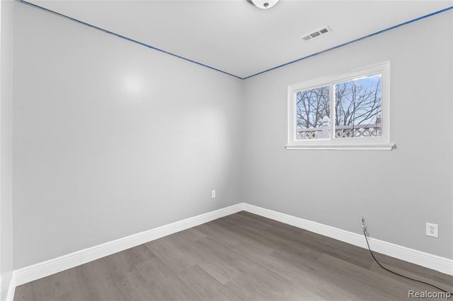 4902 Fleming Street, Dearborn Heights, MI 48125