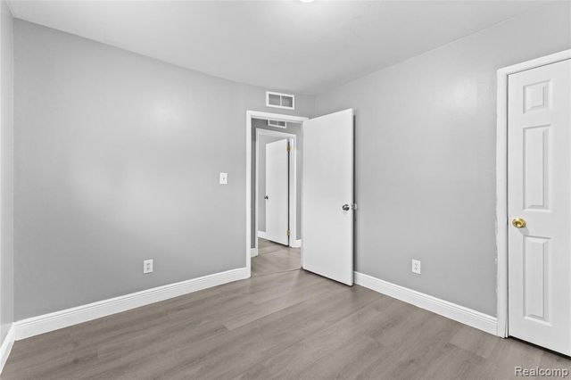 4902 Fleming Street, Dearborn Heights, MI 48125