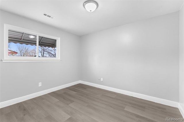 4902 Fleming Street, Dearborn Heights, MI 48125