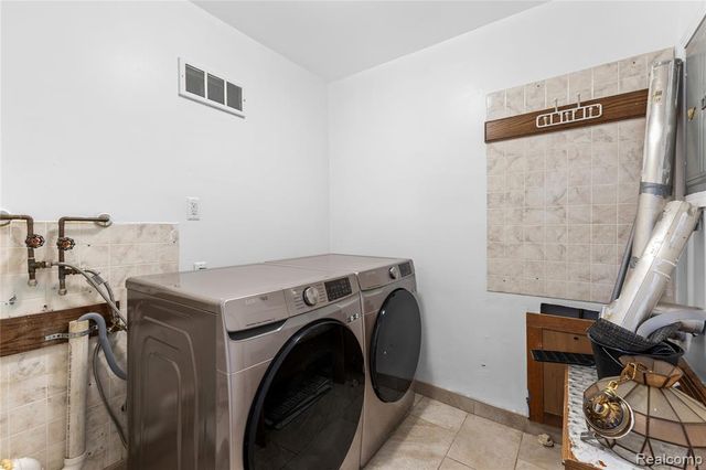 4902 Fleming Street, Dearborn Heights, MI 48125