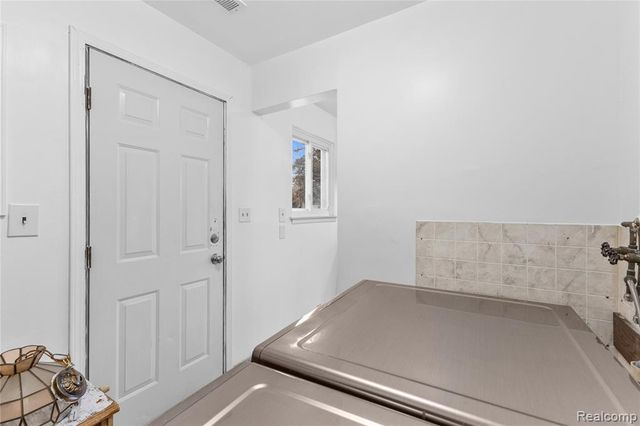 4902 Fleming Street, Dearborn Heights, MI 48125