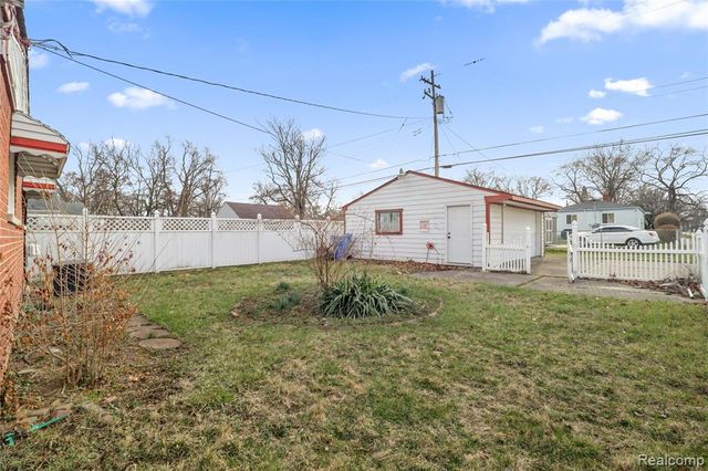 4902 Fleming Street, Dearborn Heights, MI 48125