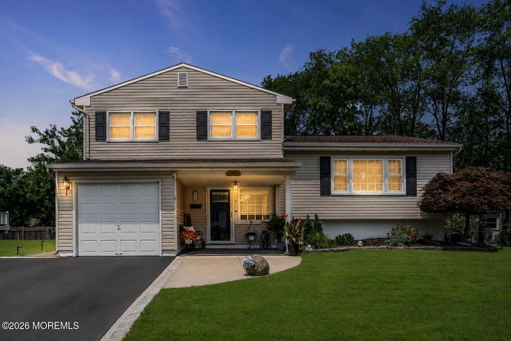 4 Marc Street, Hazlet, NJ 07730
