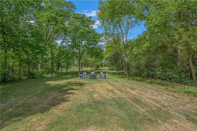 4855 Austins Creek Drive, Bryan, TX 77808