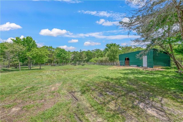 4855 Austins Creek Drive, Bryan, TX 77808