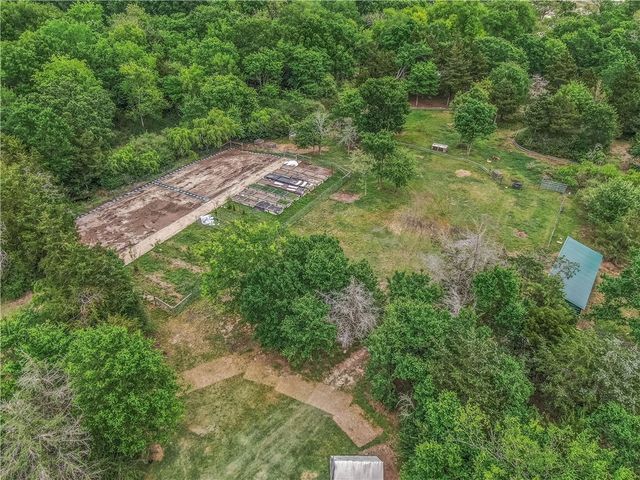 4855 Austins Creek Drive, Bryan, TX 77808