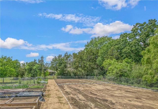 4855 Austins Creek Drive, Bryan, TX 77808
