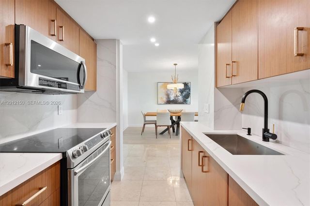 10275 Collins Ave 1530, Bal Harbour, FL 33154
