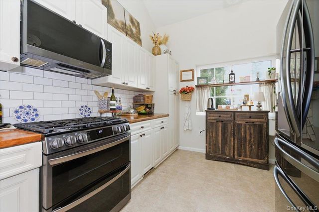 15 Steven Drive 4, Ossining, NY 10562