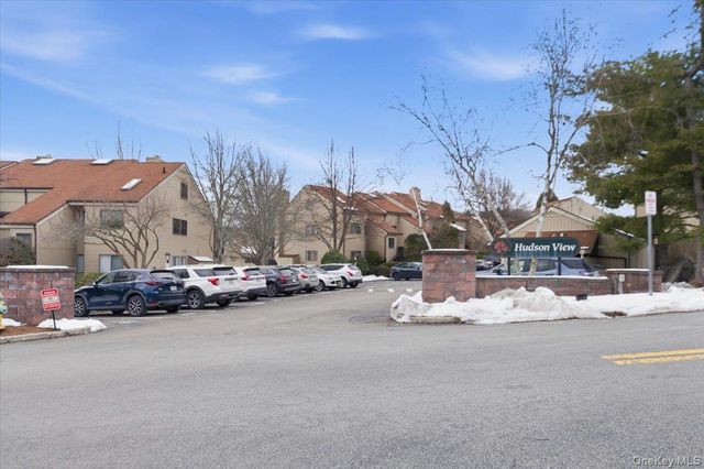 15 Steven Drive 4, Ossining, NY 10562