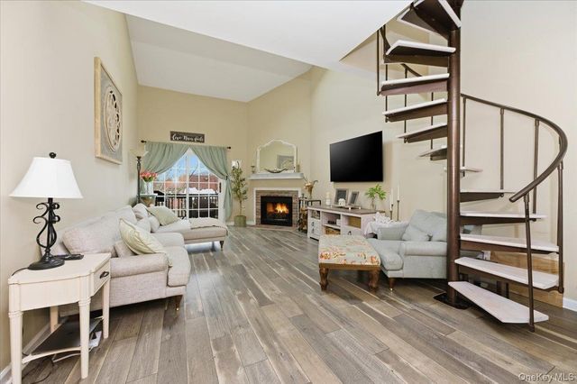 15 Steven Drive 4, Ossining, NY 10562