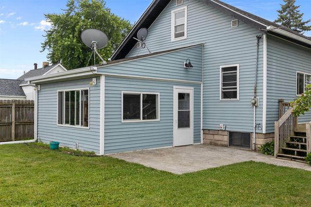 127 MADISON STREET, Menasha, WI 54952