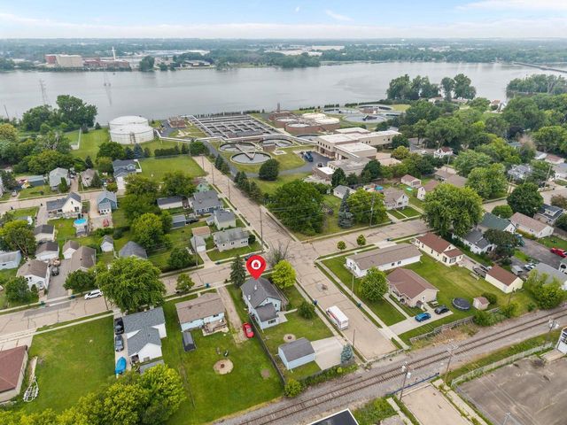 127 MADISON STREET, Menasha, WI 54952