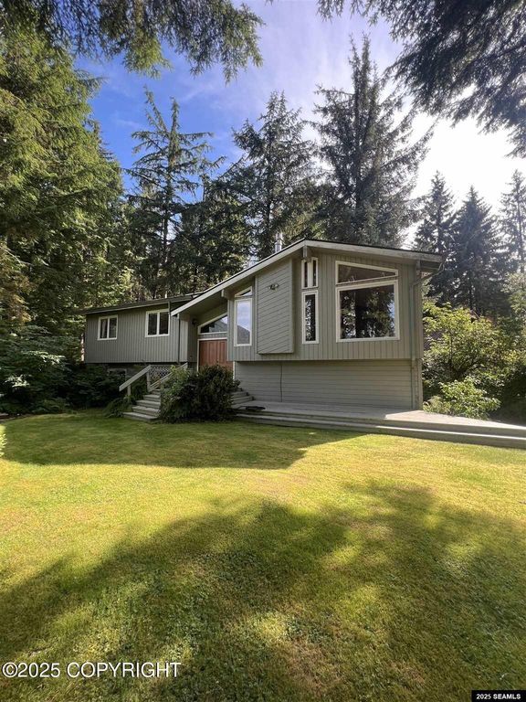2960 Glacierwood Drive, Juneau, AK 99801