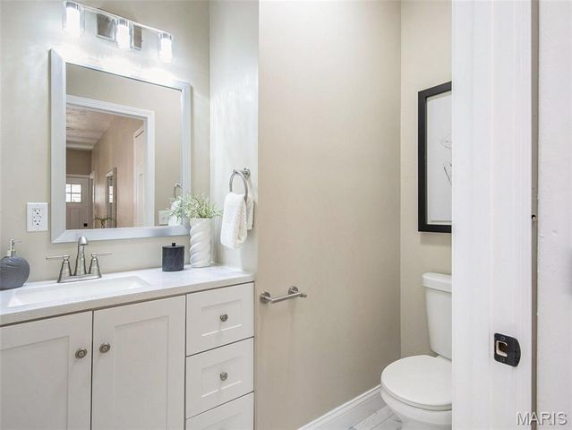 3467 Giles Avenue, St Louis, MO 63116