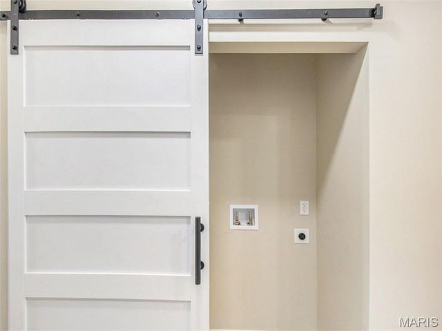 3467 Giles Avenue, St Louis, MO 63116