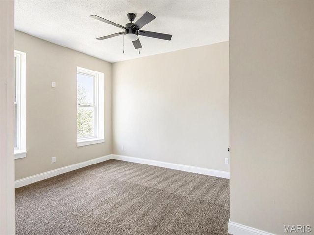 3467 Giles Avenue, St Louis, MO 63116