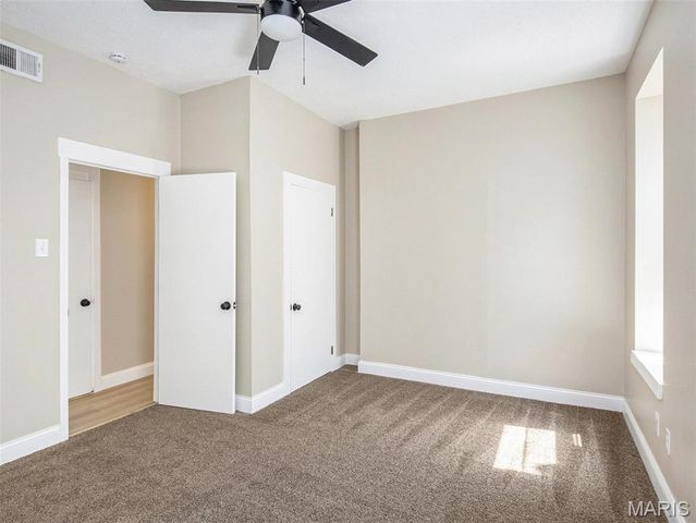 3467 Giles Avenue, St Louis, MO 63116