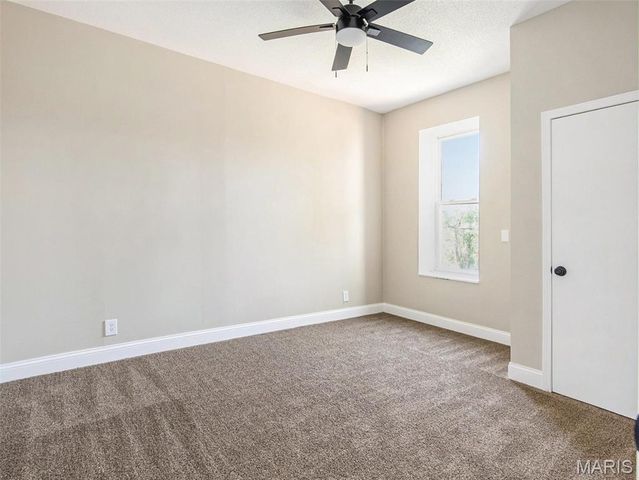 3467 Giles Avenue, St Louis, MO 63116