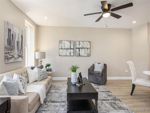 3467 Giles Avenue, St Louis, MO 63116