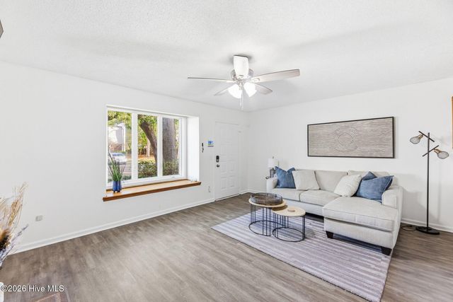 430 Cobblestone Drive, Wilmington, NC 28405