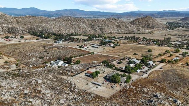 23621 California Avenue, Hemet, CA 92545