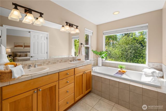 27443 236th Place SE, Maple Valley, WA 98038