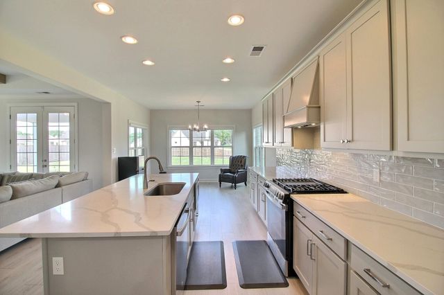 15 GRAYS HOLLOW DR, Cordova, TN 38018