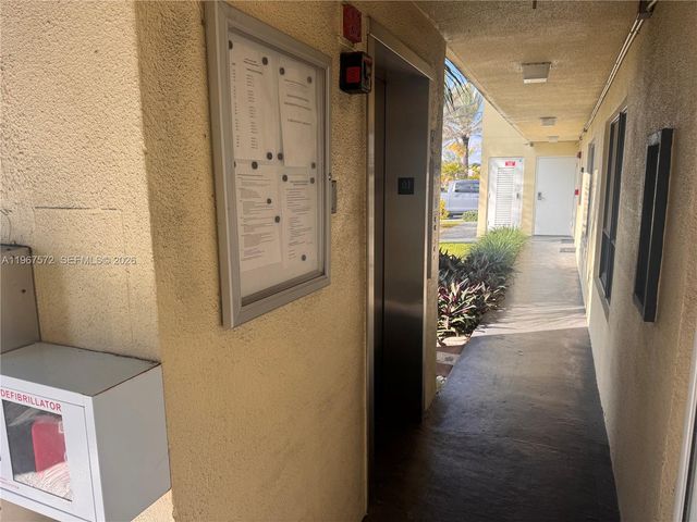 3215 N Ocean Drive 302, Hollywood, FL 33019