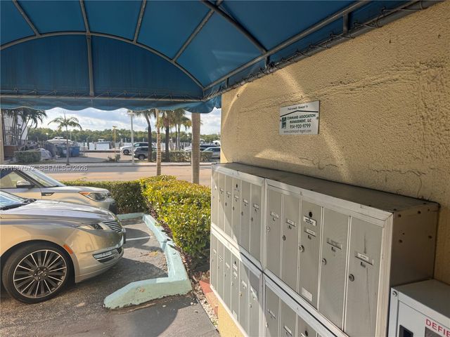 3215 N Ocean Drive 302, Hollywood, FL 33019