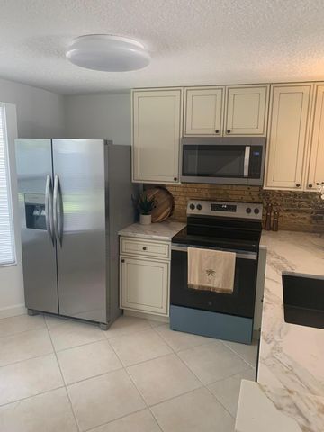 239 SW 3rd Street, Pompano Beach, FL 33060