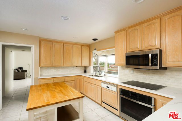 368 Calle Converse, Camarillo, CA 93010