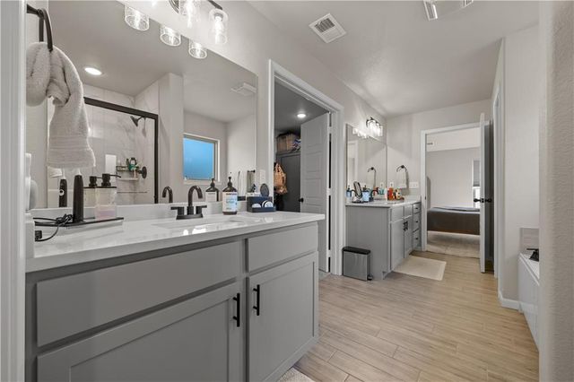 23939 W 82nd Court, Lenexa, KS 66227