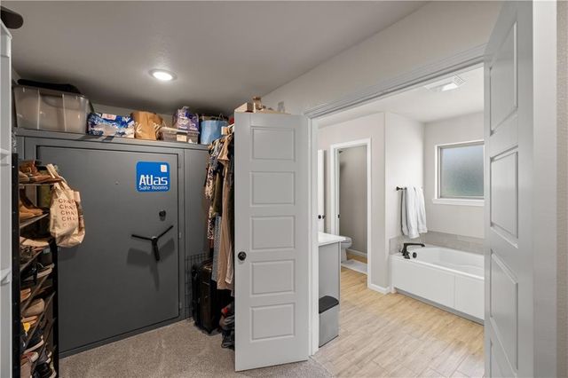 23939 W 82nd Court, Lenexa, KS 66227