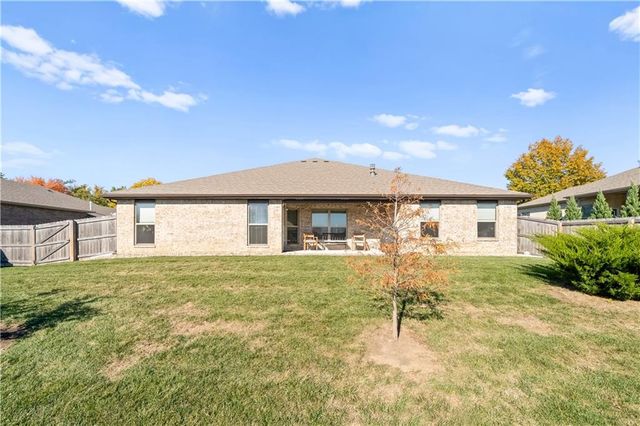 23939 W 82nd Court, Lenexa, KS 66227