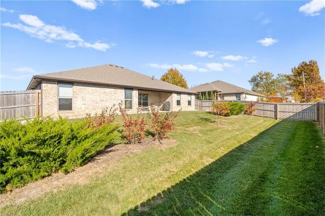 23939 W 82nd Court, Lenexa, KS 66227