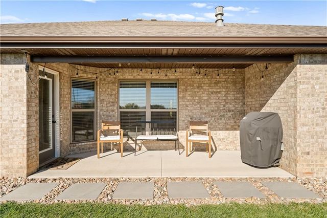 23939 W 82nd Court, Lenexa, KS 66227