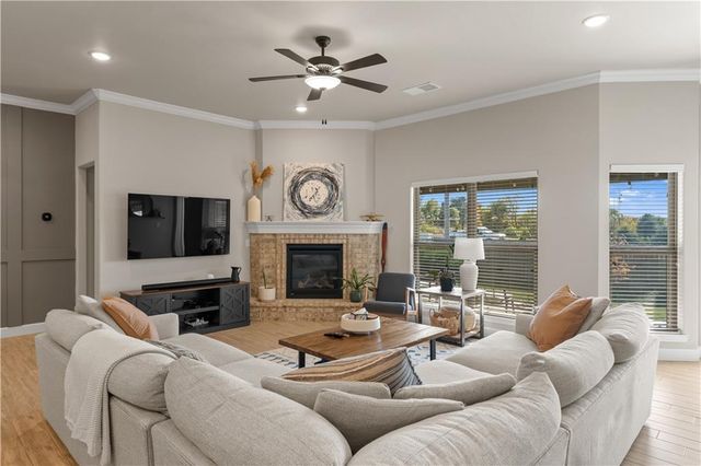 23939 W 82nd Court, Lenexa, KS 66227