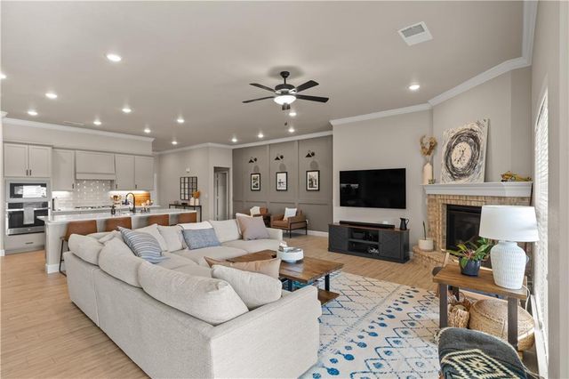 23939 W 82nd Court, Lenexa, KS 66227