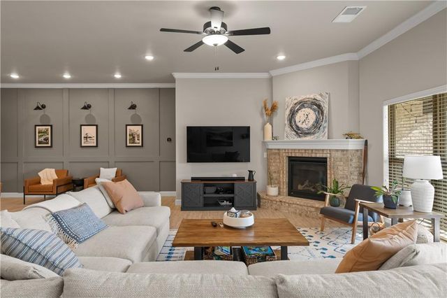 23939 W 82nd Court, Lenexa, KS 66227