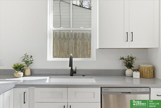 5831 Corby Street, Omaha, NE 68104