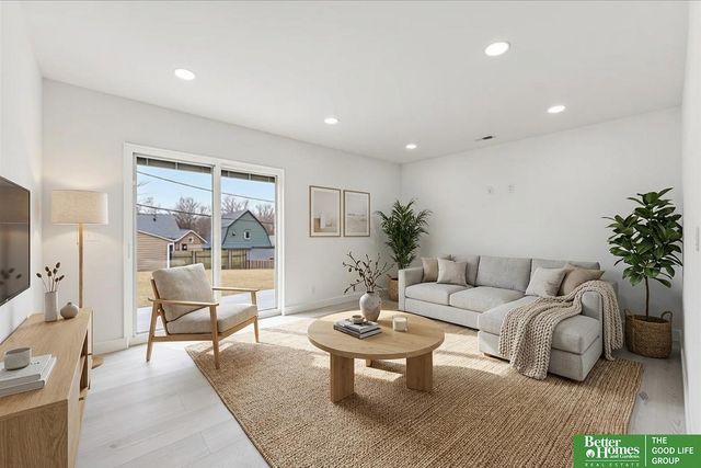 5831 Corby Street, Omaha, NE 68104