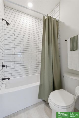 5831 Corby Street, Omaha, NE 68104