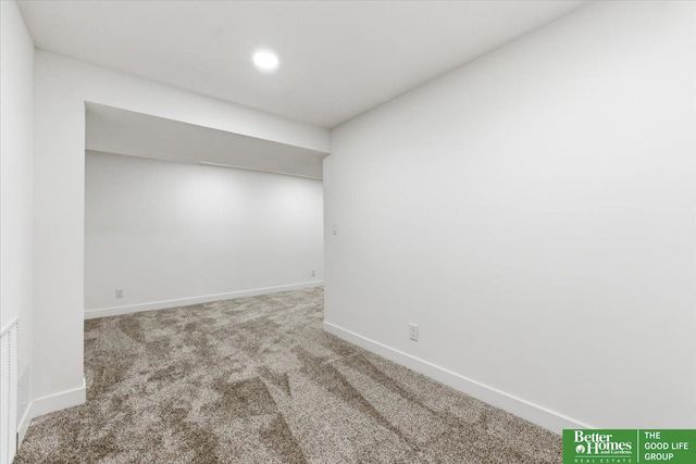 5831 Corby Street, Omaha, NE 68104