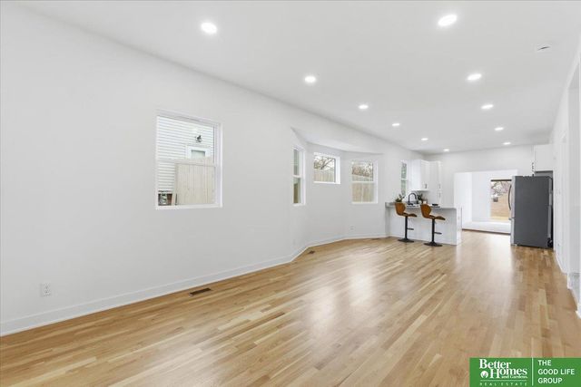 5831 Corby Street, Omaha, NE 68104