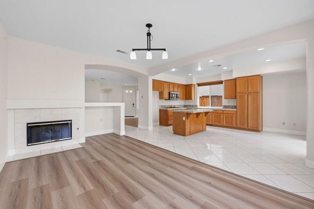 1499 Enchante Way, Oceanside, CA 92056