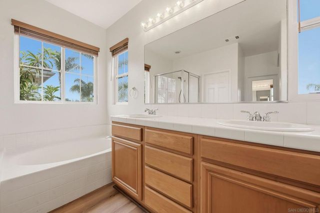 1499 Enchante Way, Oceanside, CA 92056