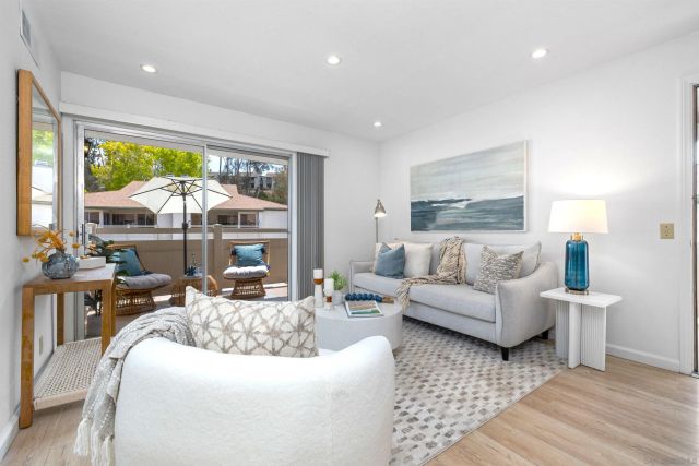 8811 Gilman Dr H, La Jolla, CA 92037