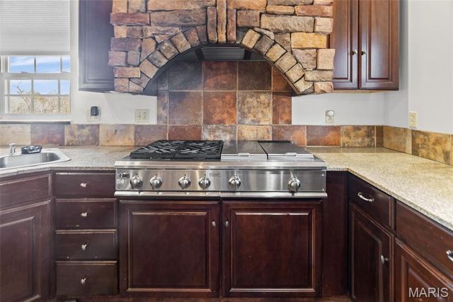 4242 Quirin Road, Smithton, IL 62285