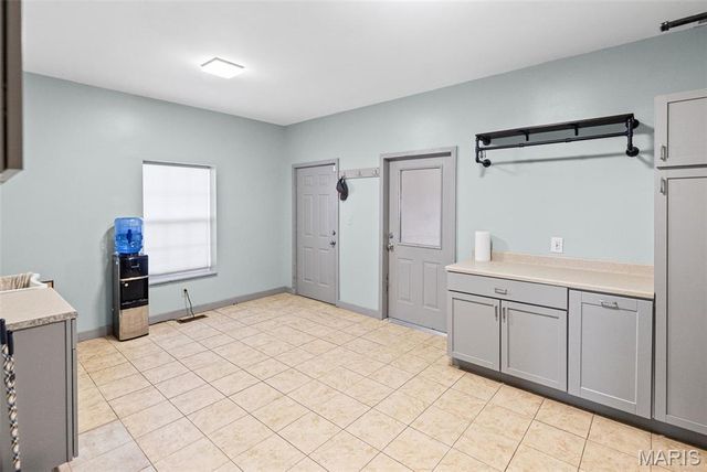 4242 Quirin Road, Smithton, IL 62285